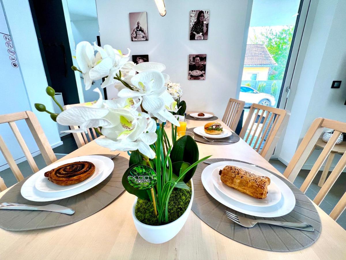 St Emmerich Residence เยอร์ ภายนอก รูปภาพ