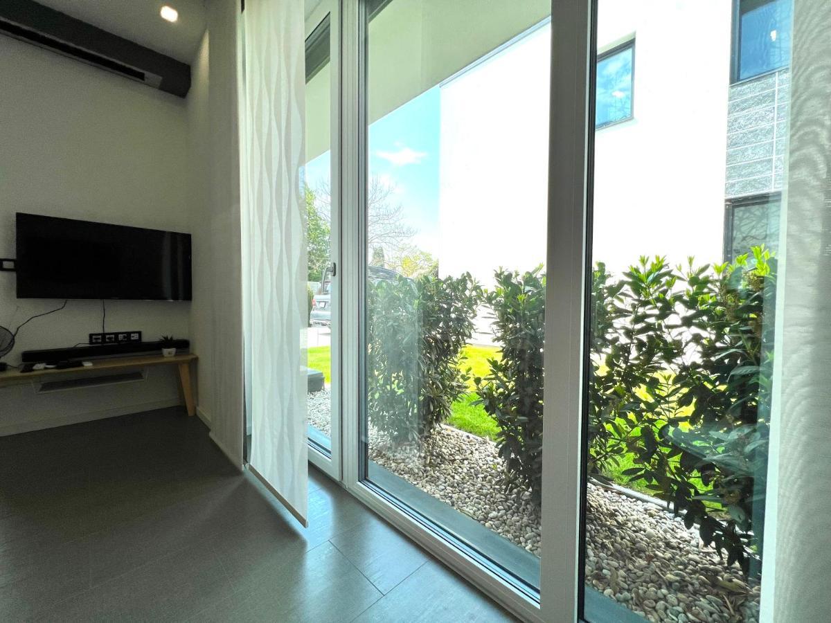 St Emmerich Residence เยอร์ ภายนอก รูปภาพ