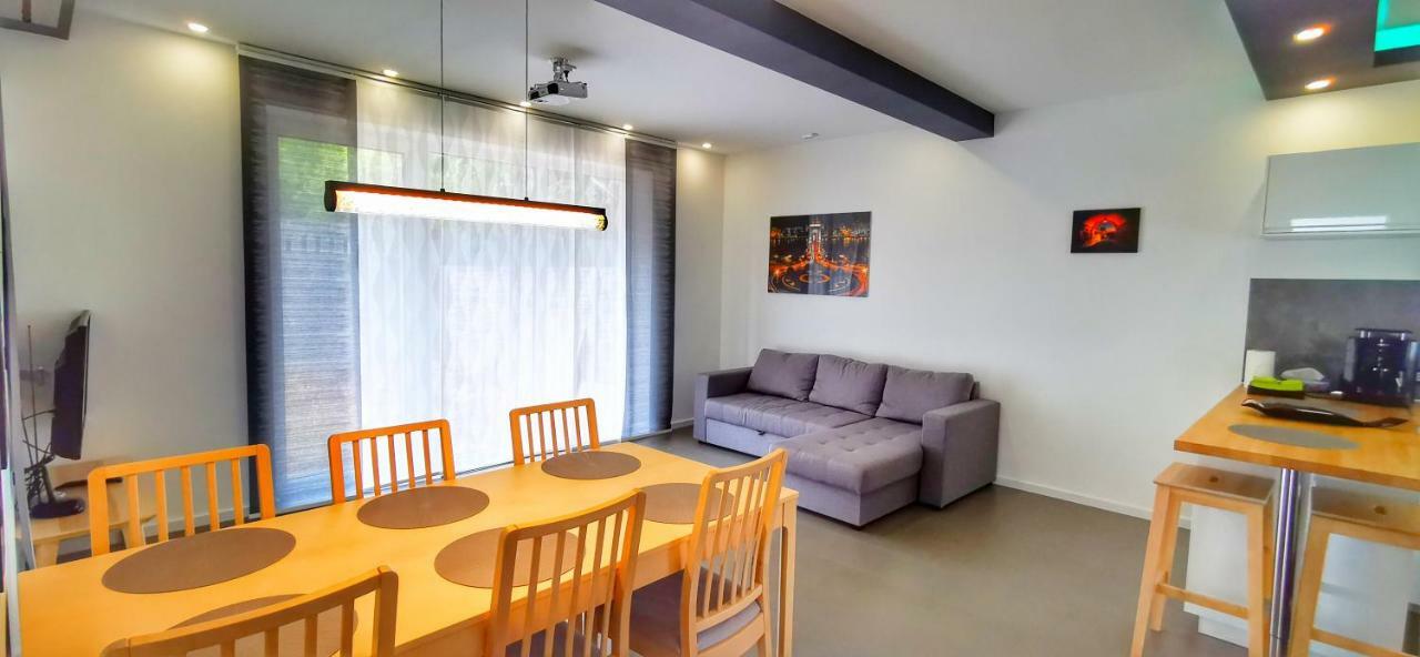 St Emmerich Residence เยอร์ ภายนอก รูปภาพ